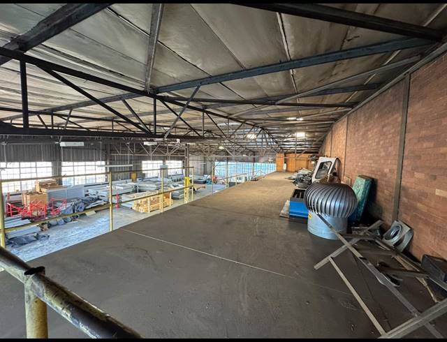 742M² WAREHOUSE TO LET IN SPARTAN